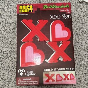 XOXO Sign Building Set - Red and Pink